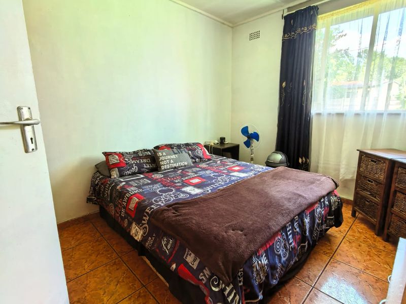 Cozy, move in ready family house for sale in Sasolburg walking distance to schools and CBD area - Photo 8