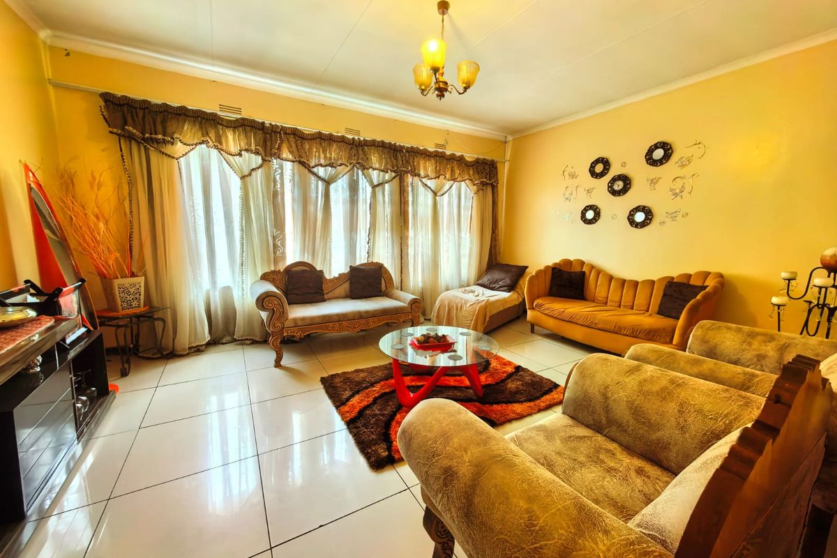Neat family house for sale in Sasolburg walking distance to schools - Photo 5