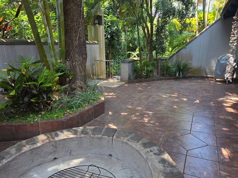 Modern fully furnished Townhouse in Zinkwazi Beach. Renovated, Secure & Ideal for Airbnb - Photo 6