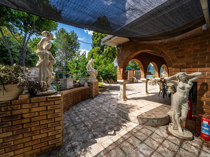 Beautiful Corner Home with Great Potential in Van Dyk Park! - Photo 10