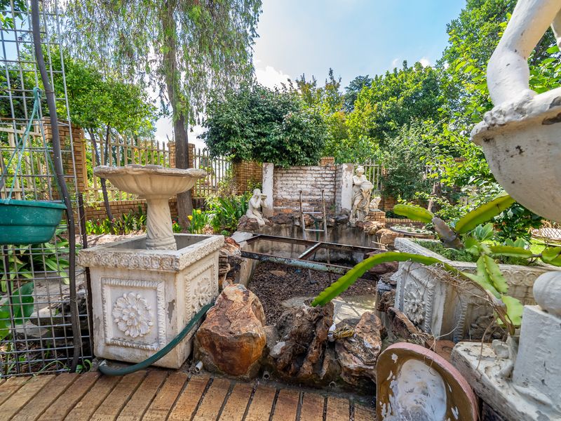 Beautiful Corner Home with Great Potential in Van Dyk Park! - Photo 8