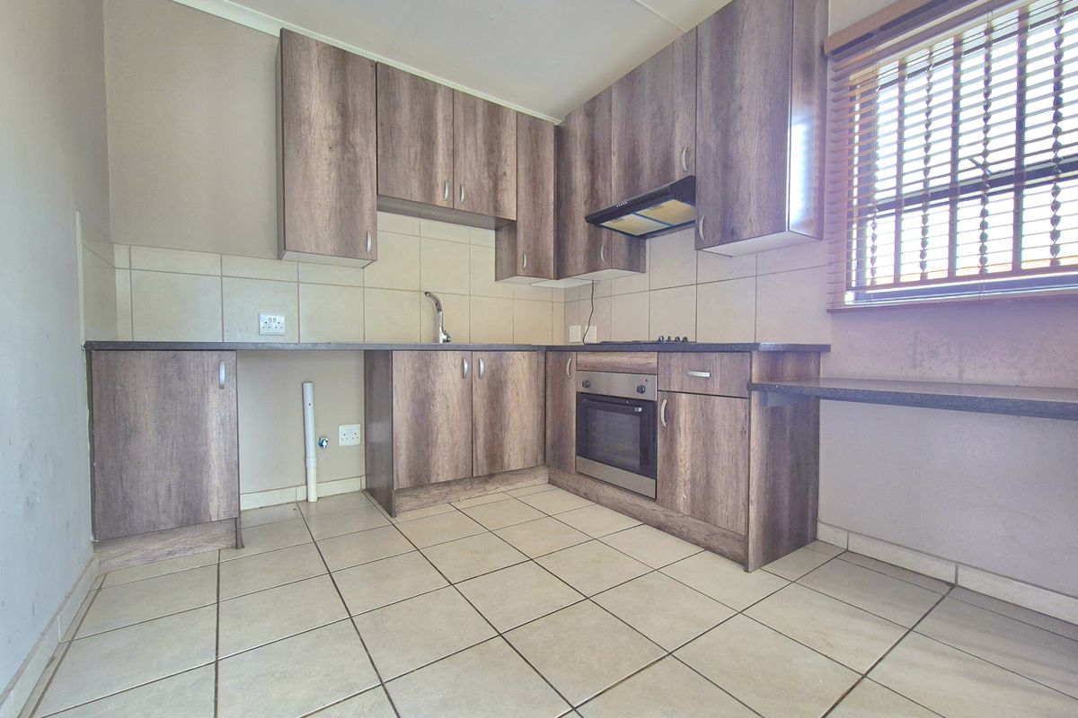 LOVELY APARTMENT FOR SALE NEAR VARIOUS AMENITIES! - Photo 2