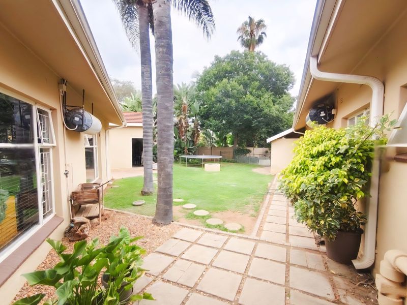 4 Bedroom House for Sale in Welgelegen - Photo 3