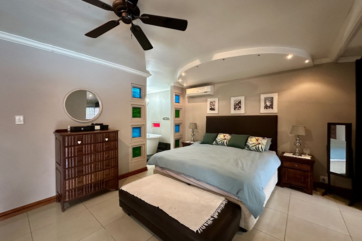 Luxury 5-Bedroom Home Offering Sophisticated Living, Seamless Design, and Premier Indoor–Outdoor Ele - Photo 4