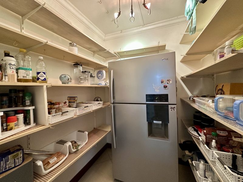 Luxury 5-Bedroom Home Offering Sophisticated Living, Seamless Design, and Premier Indoor–Outdoor Ele - Photo 9