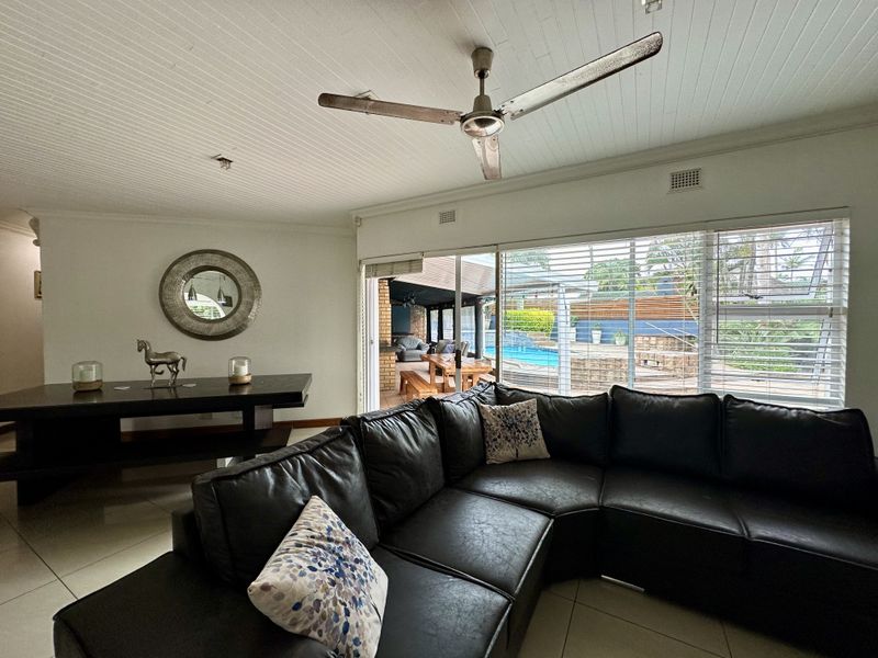 Luxury 5-Bedroom Home Offering Sophisticated Living, Seamless Design, and Premier Indoor–Outdoor Ele - Photo 6