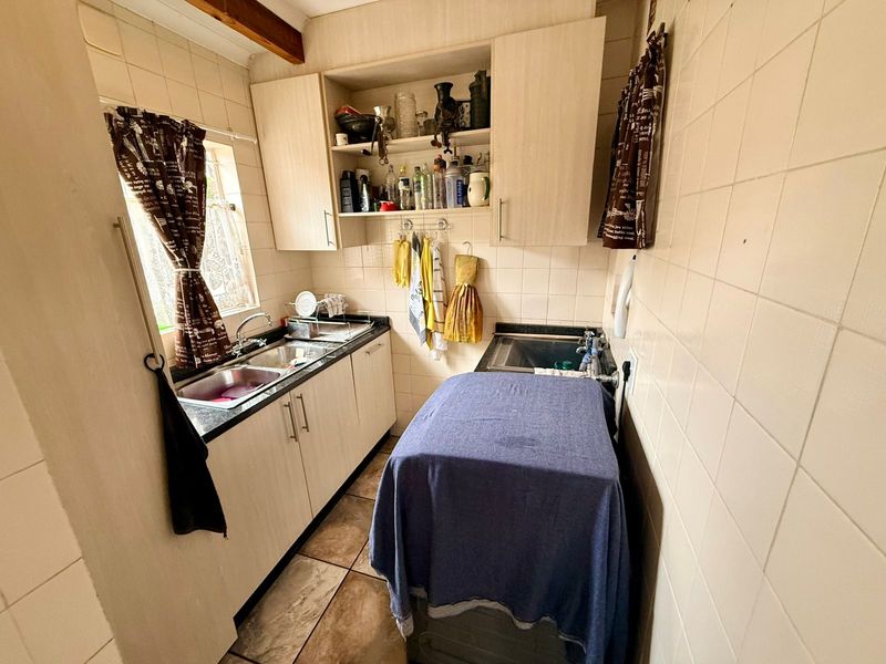 Beautiful 3-Bedroom Townhouse for Sale. - Photo 9