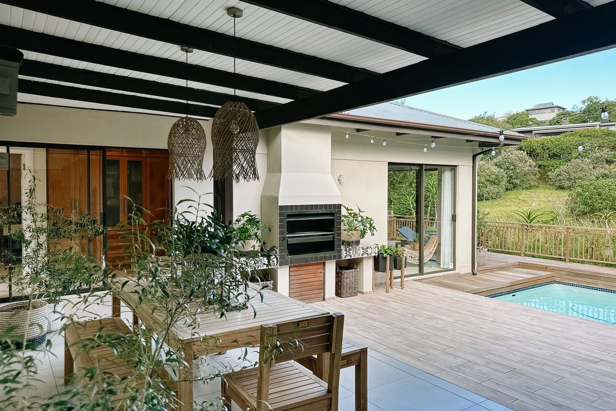Luxurious 4-Bedroom Home in Simbithi Eco Estate with Pool, Flatlet & Scenic Greenbelt Views - Photo 2