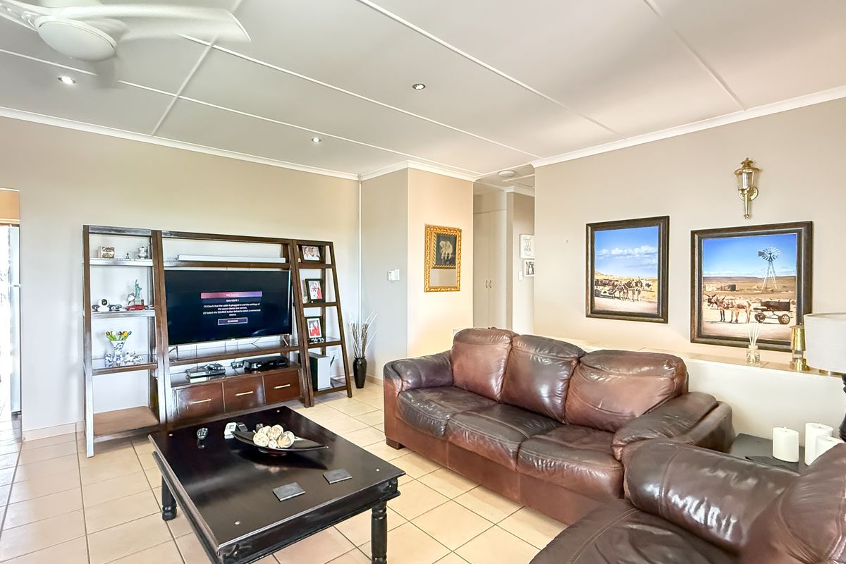 Lovely 4-Bedroom Home in Mint Condition – Seaward Estate - Photo 5