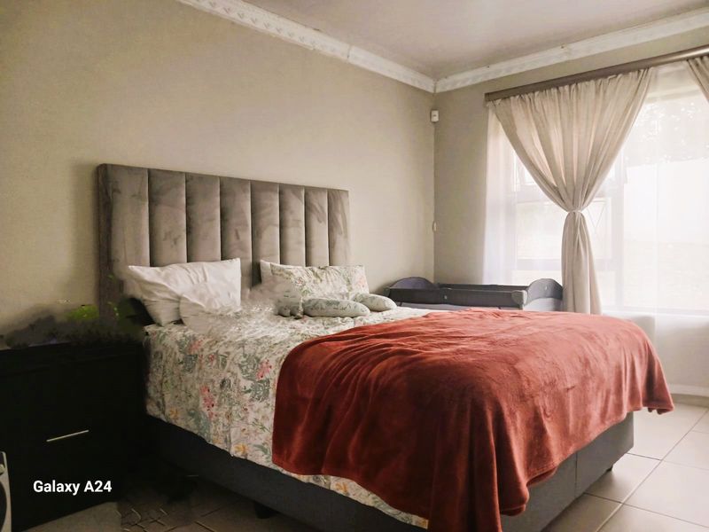 Spacious 3 Bedroom 2 Bathroom House in Haven Hills - Photo 10