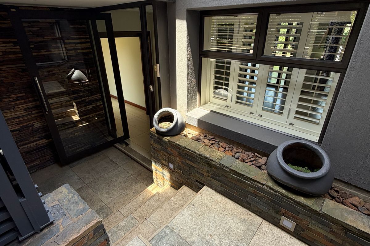 Stylish EXCLUSIVE Single-Level Home for Sale in Simbithi Eco Estate - Photo 5