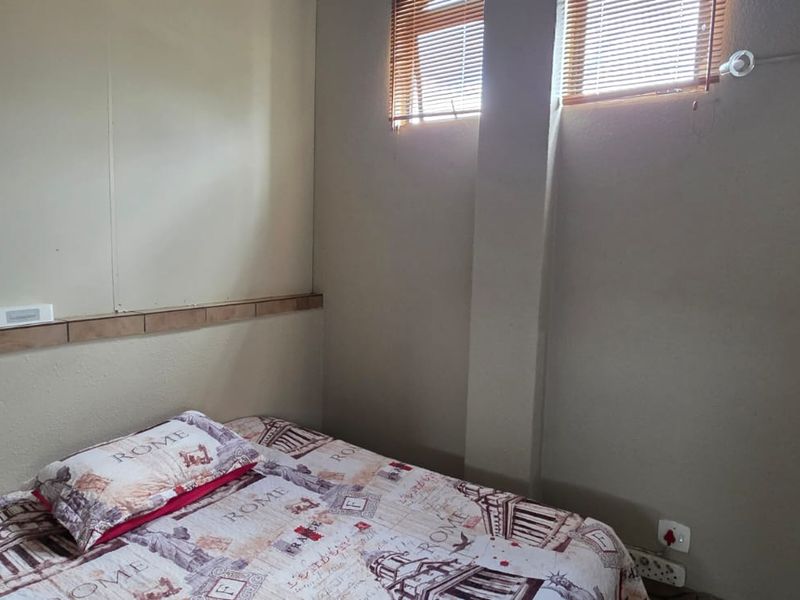 Immaculate 4-Bedroom Sectional Title Townhouse – Prime SE10 Location | A True Investment Opportunity - Photo 5