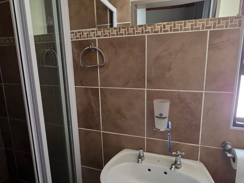 Immaculate 4-Bedroom Sectional Title Townhouse – Prime SE10 Location | A True Investment Opportunity - Photo 9