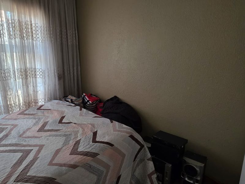 Immaculate 4-Bedroom Sectional Title Townhouse – Prime SE10 Location | A True Investment Opportunity - Photo 8