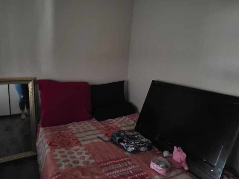 Immaculate 4-Bedroom Sectional Title Townhouse – Prime SE10 Location | A True Investment Opportunity - Photo 7