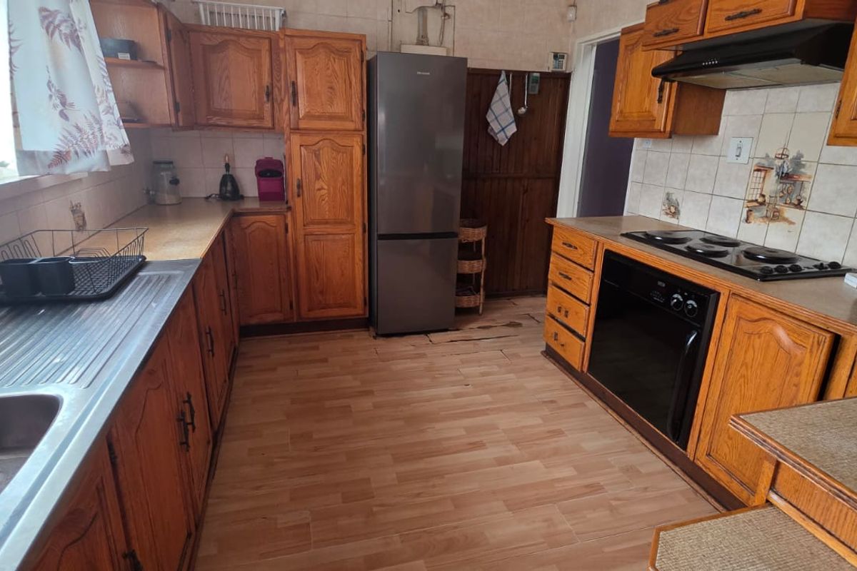 HOUSE FOR SALE IN SASOLBURG - Photo 2