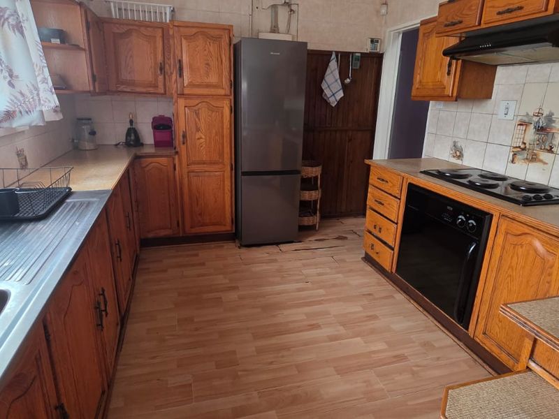 HOUSE FOR SALE IN SASOLBURG - Photo 2