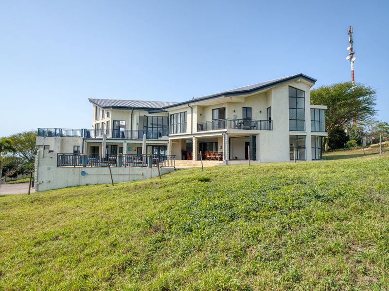 The Royal Familia Beach House – Luxury Coastal Living at Its Finest - Photo 6