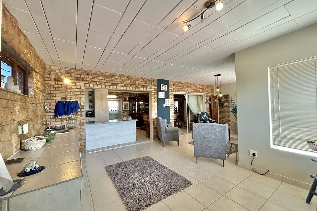 Coastal Living Redefined - Photo 5