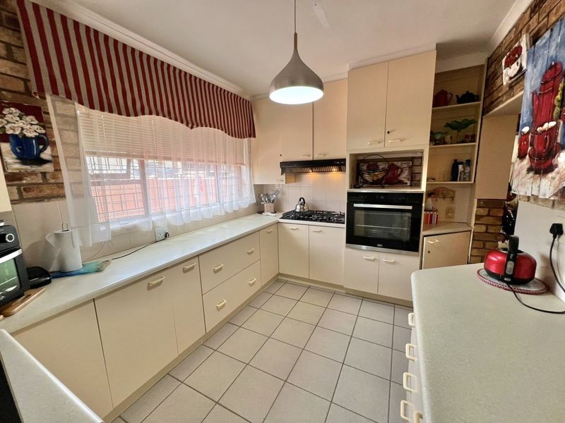 Coastal Living Redefined - Photo 8