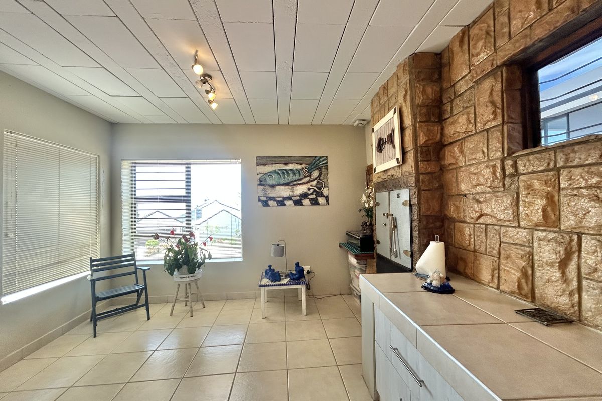 Coastal Living Redefined - Photo 4