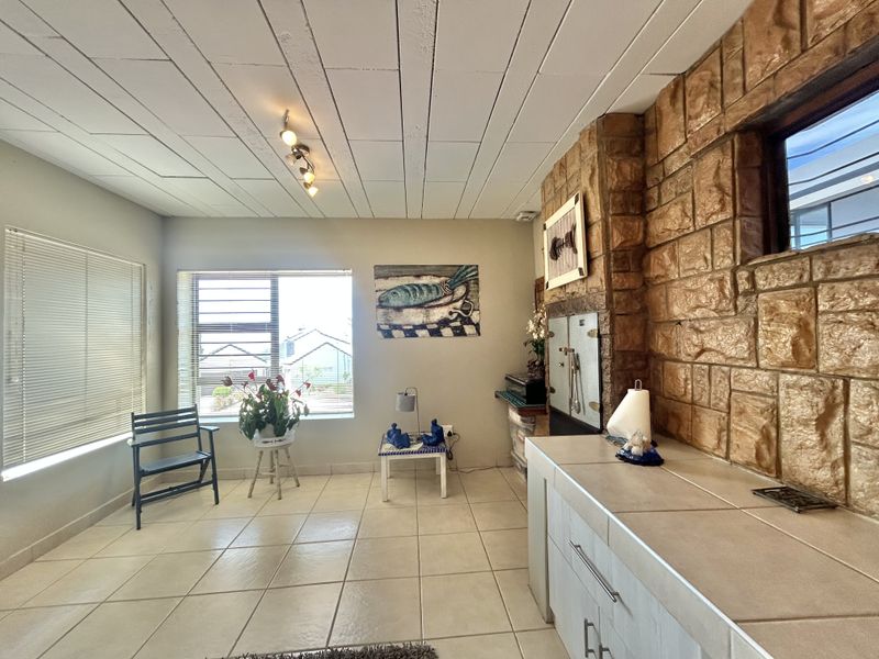 Coastal Living Redefined - Photo 4