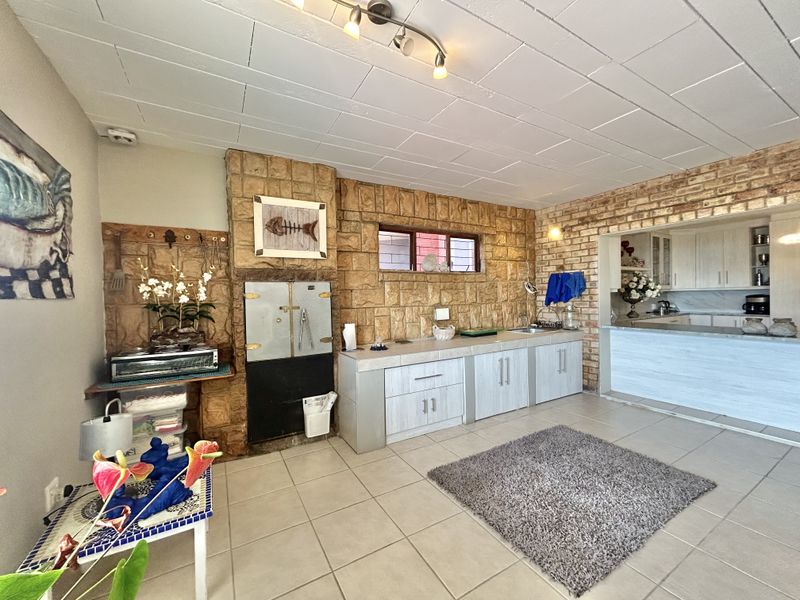 Coastal Living Redefined - Photo 3