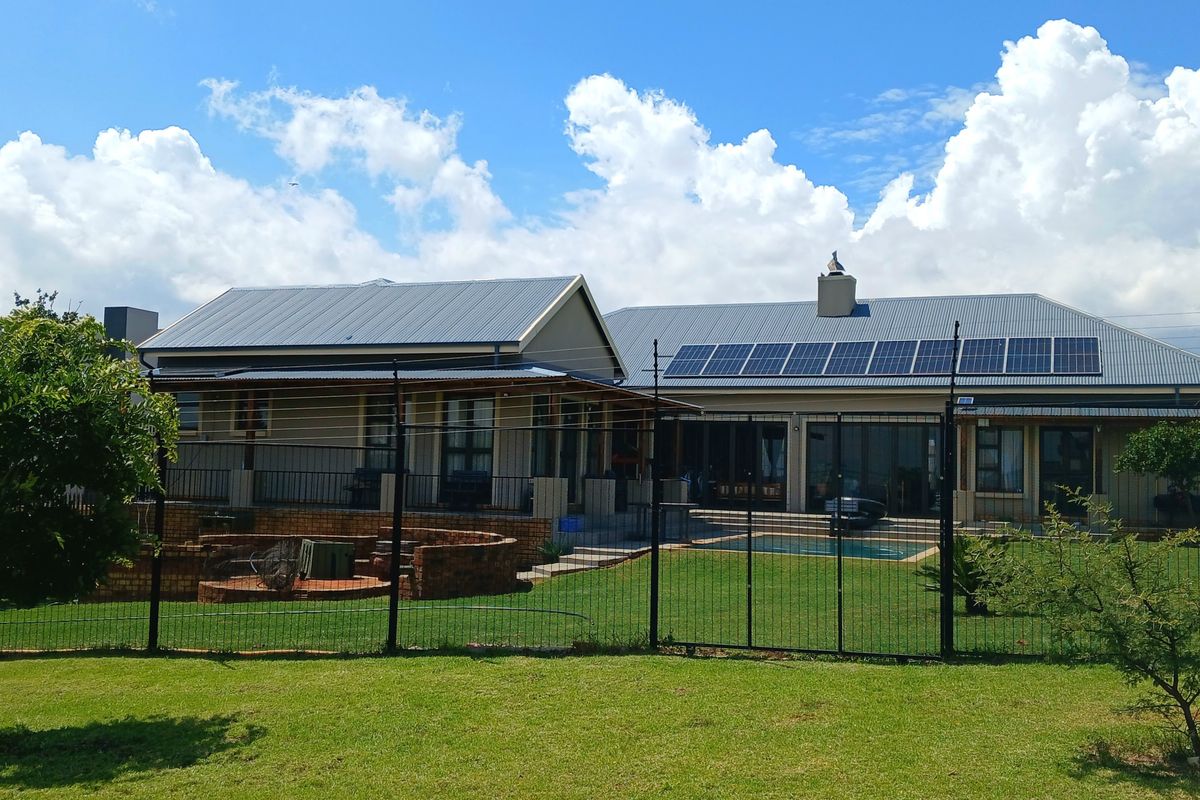 Exquisite Farm-Style Family Haven in Prestigious Berg-en-Dal Estate - Photo 5