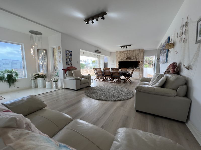 Premier Beachfront Living - Photo 10