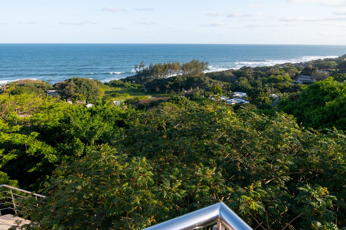 Coastal Grandeur in Zinkwazi Beach – Seven-Bedroom Sanctuary with Panoramic Ocean Views - Photo 2