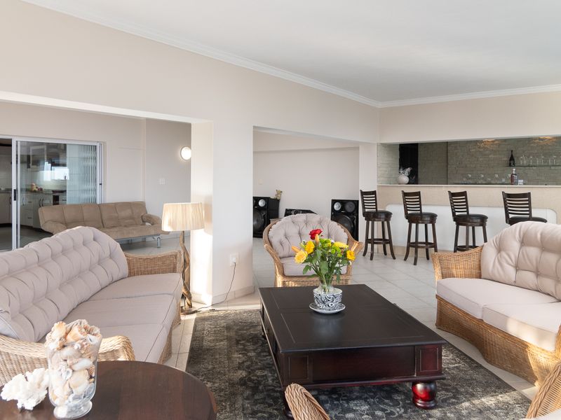 Coastal Grandeur in Zinkwazi Beach – Seven-Bedroom Sanctuary with Panoramic Ocean Views - Photo 7