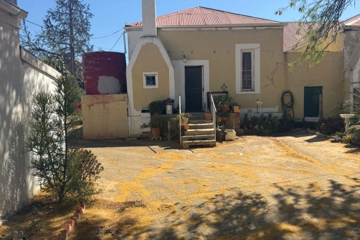 FOR SALE: A Rare Property Opportunity in the Heart of Jansenville, Karoo - Photo 4