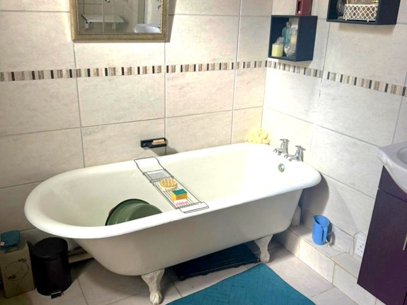 FOR SALE: A Rare Property Opportunity in the Heart of Jansenville, Karoo - Photo 9