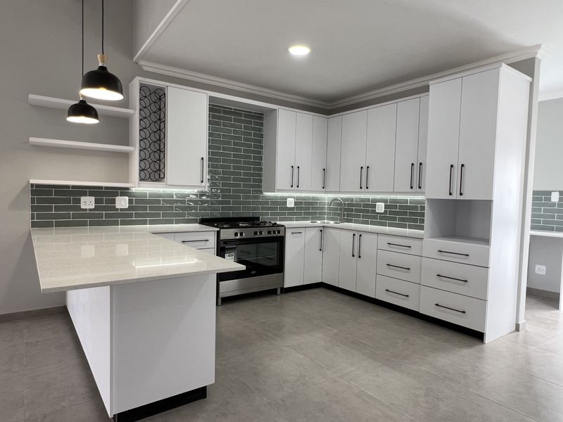 Spacious Newly Built Home in Aston Bay - Photo 5