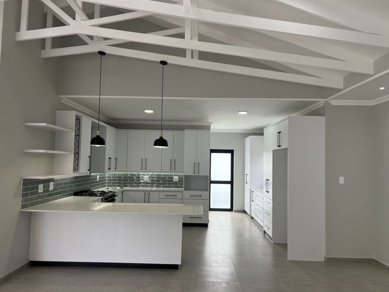 Spacious Newly Built Home in Aston Bay - Photo 4