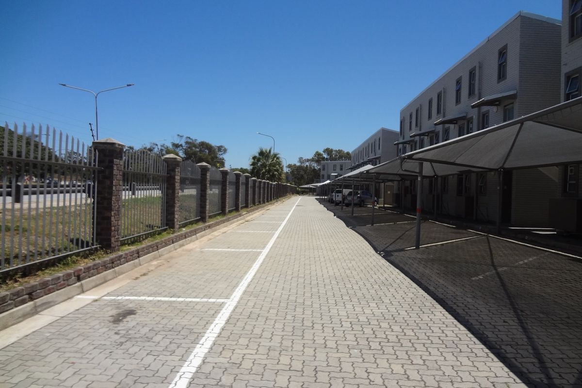 Humewood: Popular Humewood Gardens Bachelor/studio unit - Photo 2