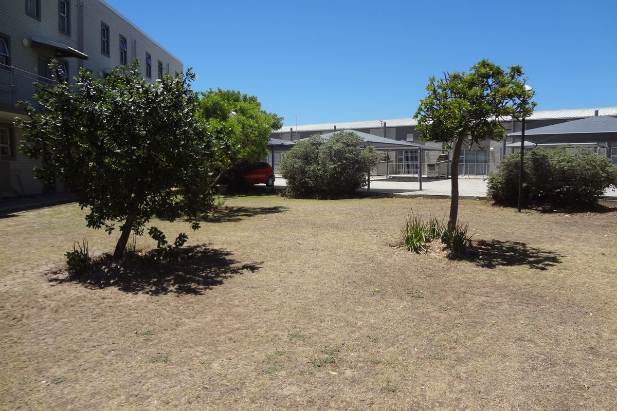 Humewood: Popular Humewood Gardens Bachelor/studio unit - Photo 3