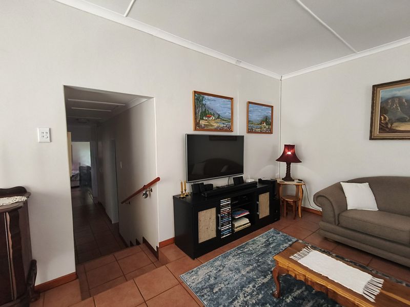 Modern 3-Bedroom Townhouse in Secure Complex - Photo 5