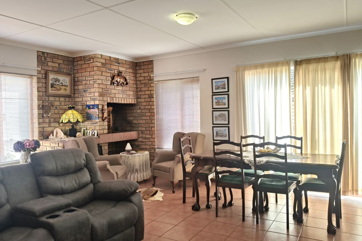 Modern 3-Bedroom Townhouse in Secure Complex - Photo 4