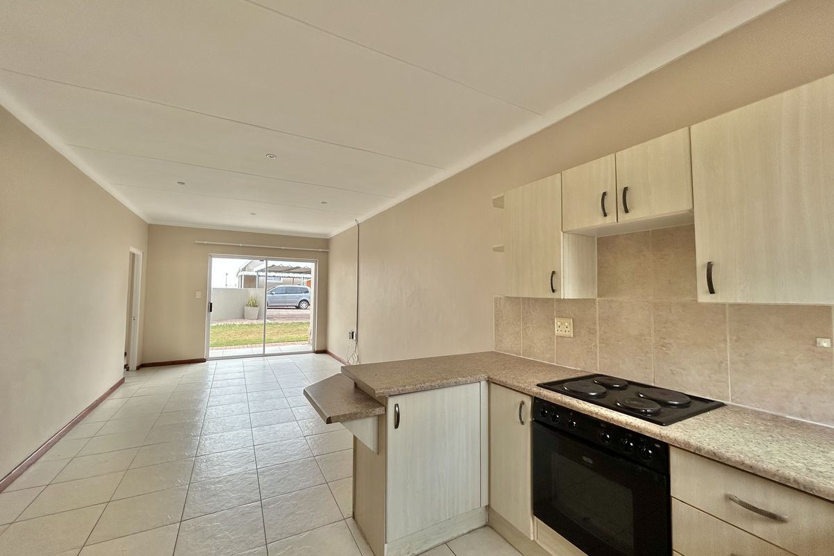 Exceptional Ground-Floor Unit in Marina Martinique - Photo 5