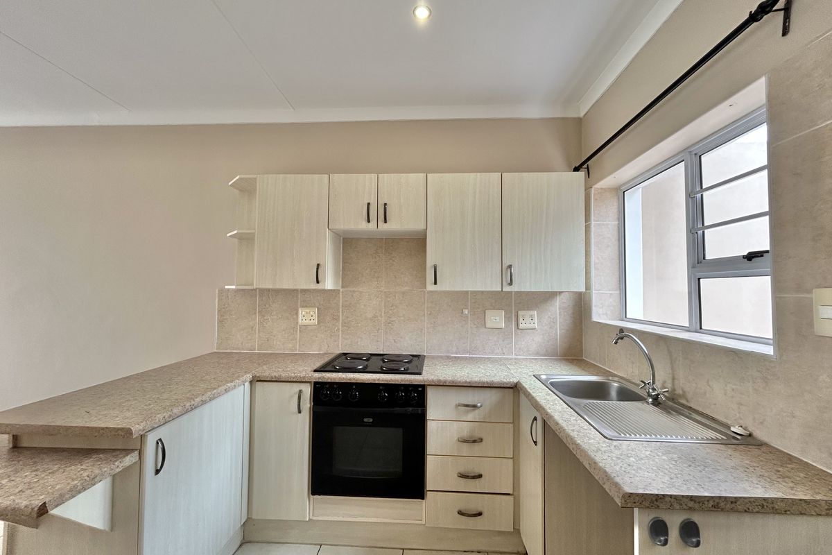 Exceptional Ground-Floor Unit in Marina Martinique - Photo 4