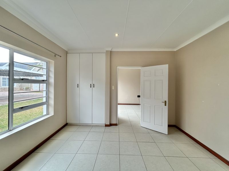 Exceptional Ground-Floor Unit in Marina Martinique - Photo 9