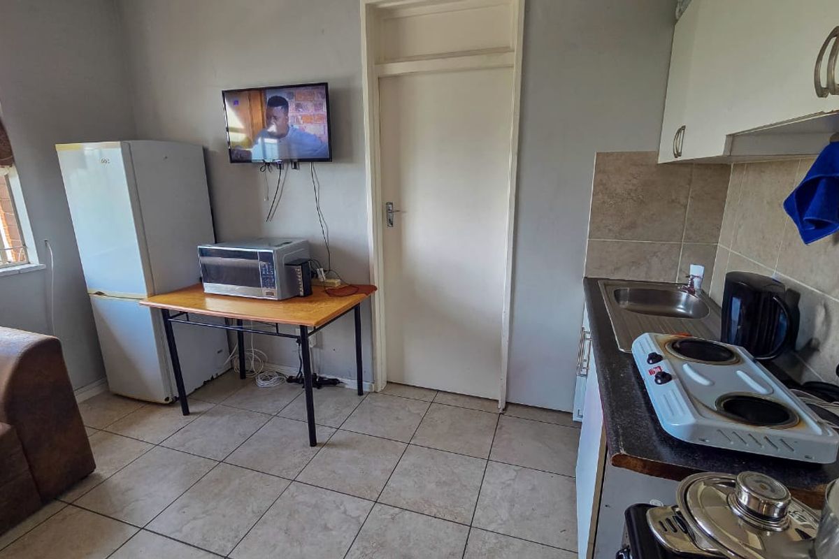 Modern 1-Bedroom Flat in Pietermaritzburg Central – Newly Listed - Photo 2
