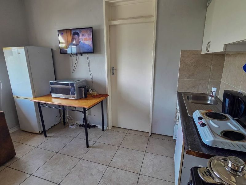 Modern 1-Bedroom Flat in Pietermaritzburg Central – Newly Listed - Photo 2