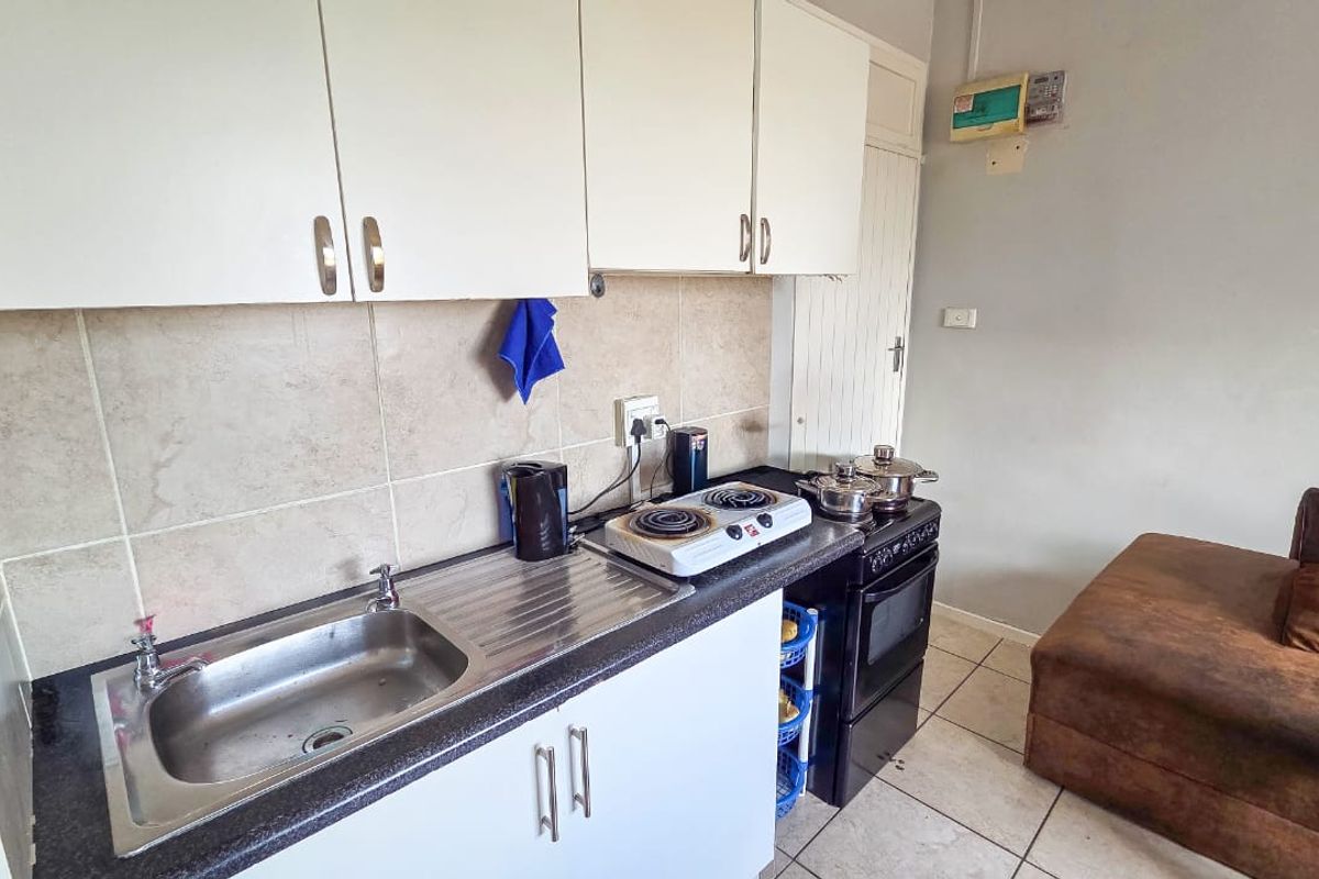 Modern 1-Bedroom Flat in Pietermaritzburg Central – Newly Listed - Photo 3