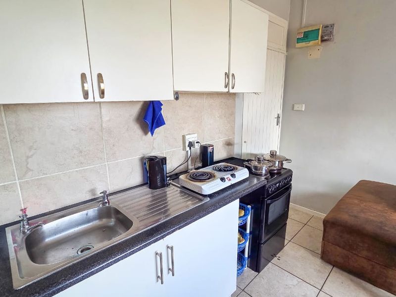 Modern 1-Bedroom Flat in Pietermaritzburg Central – Newly Listed - Photo 3