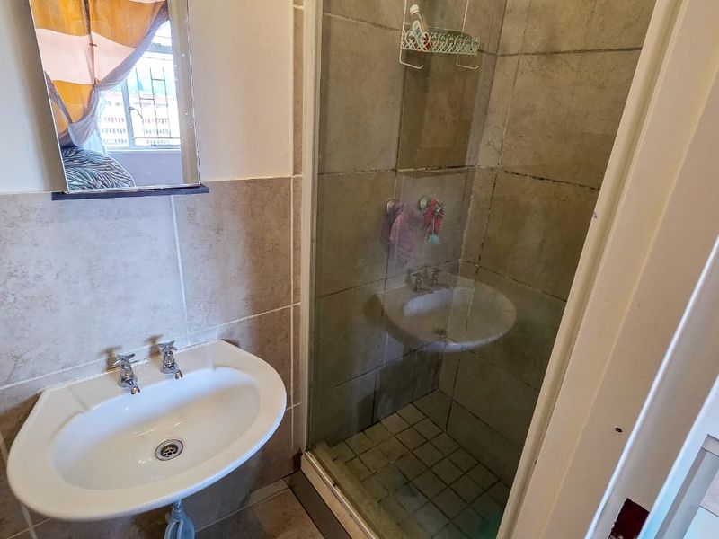 Modern 1-Bedroom Flat in Pietermaritzburg Central – Newly Listed - Photo 9