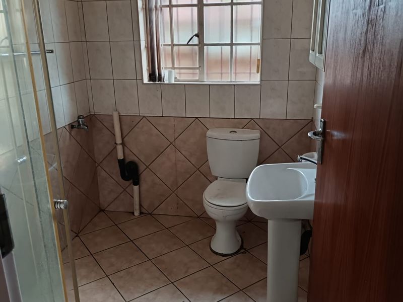 Great starter home or down scaling!! - Photo 10