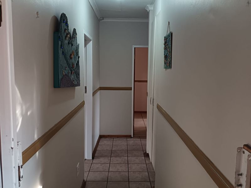 Great starter home or down scaling!! - Photo 8