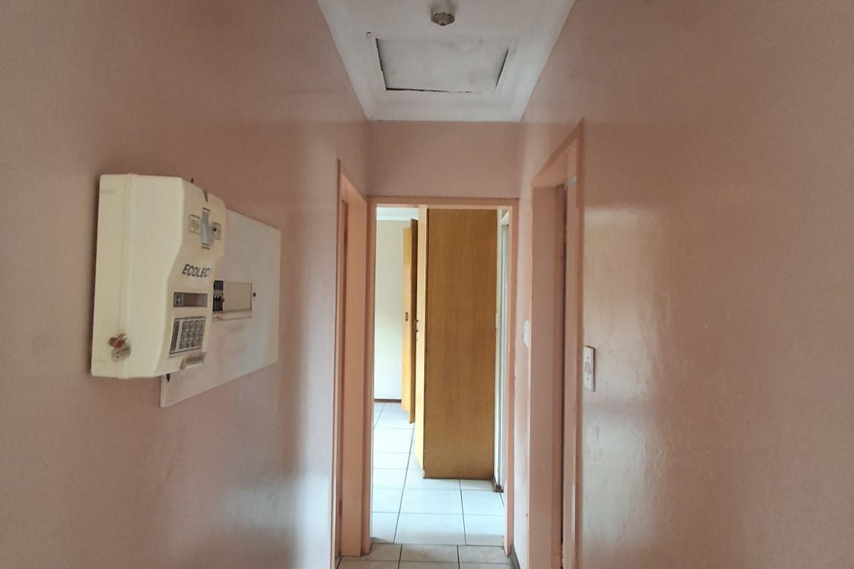 Slight Fixer upper, Safe and secure complex in Arcon Park. Face brick - 2 Bedroom Townhouse. - Photo 5